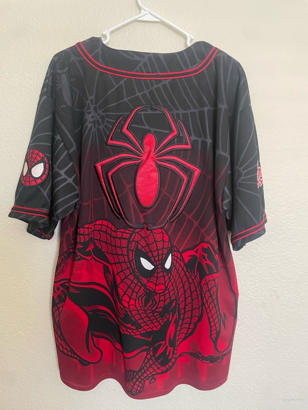 Vintage 2002 Marvel Spider-Man Baseball Jersey - Picture 5 of 9